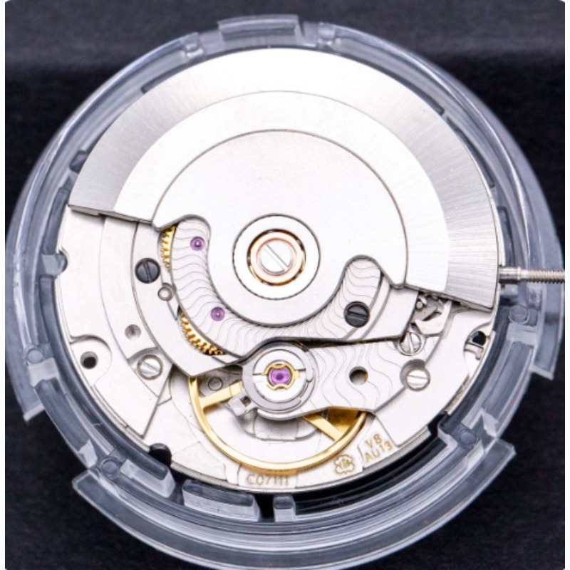 Loook Store ETA C07.111 V8 Cer - Watch V8 评论和价格